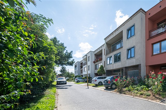 pohled na dům z ulice [2/32]