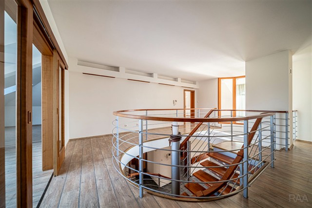 centrální schodiště [75/89]